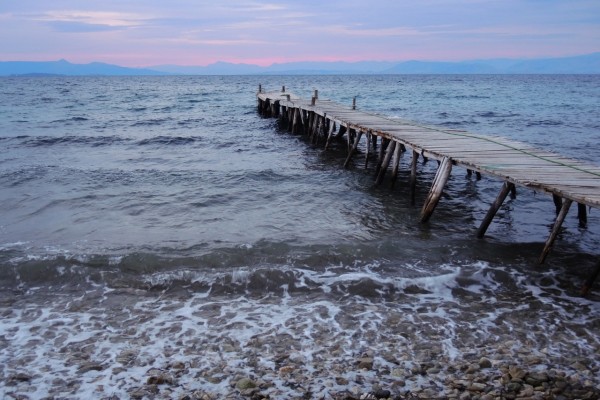 Mitsegeln Ionisches Meer: das bild zeigt einen Sonnenaufgang über Parga
