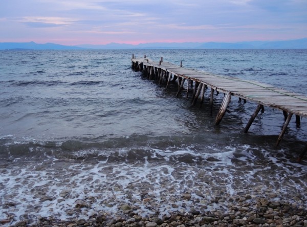 Mitsegeln Ionisches Meer: das bild zeigt einen Sonnenaufgang über Parga